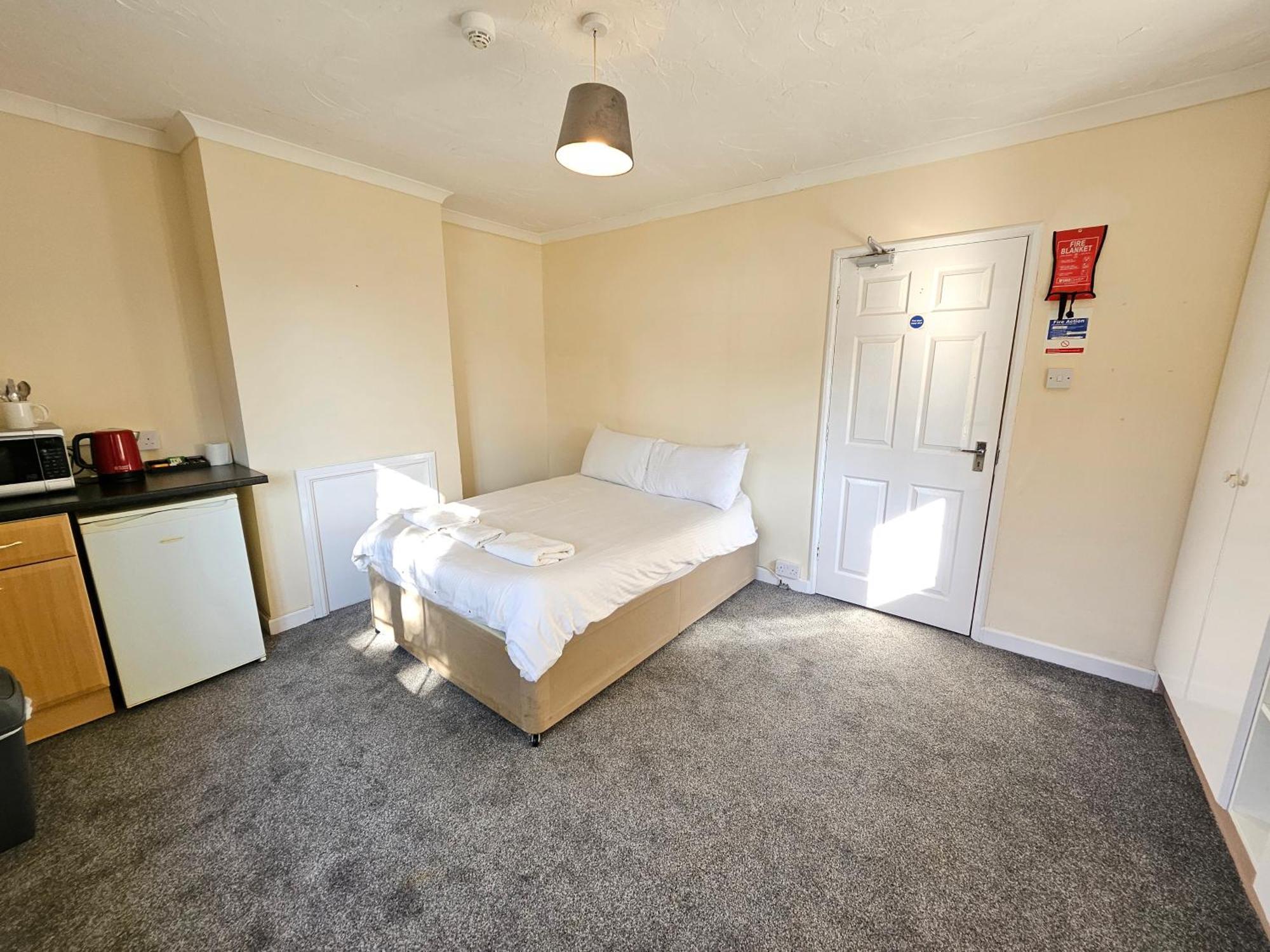 Central Studios 87 Tennyson Road Cheltenham Eksteriør billede